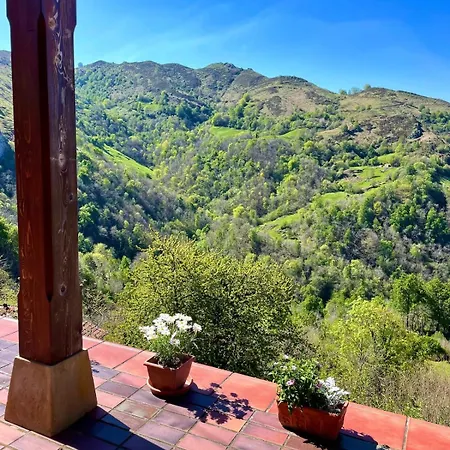 En La Montana Holiday home Nava